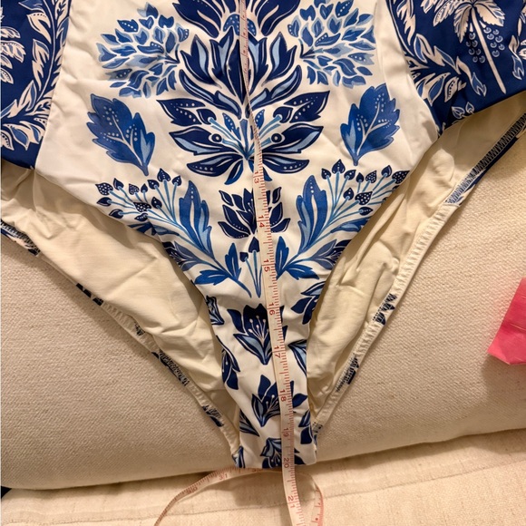 FARM Rio Blue and Cream Floral Women's One Piece - Picture 5 of 8